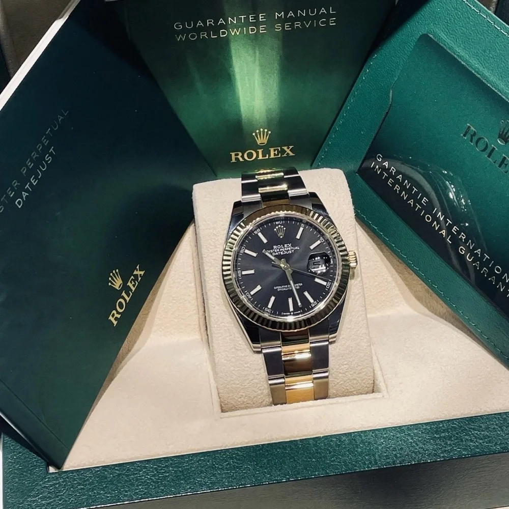 Rolex Datejust Watch - Black and Gold - Picture 2 of 9